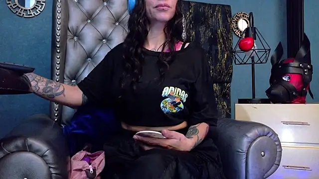 Snapshot of LusstCruella chatting on 04-26-26, 01:19 LusstCruella online show from 04-26-26, 01:19