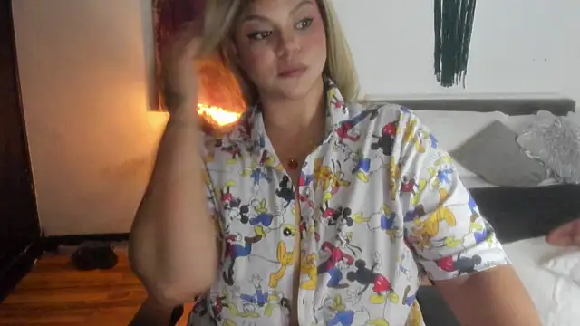 Snapshot of cattleya_campbell chatting on 07-15-26, 12:28 cattleya campbell online show from 07-15-26, 12:28