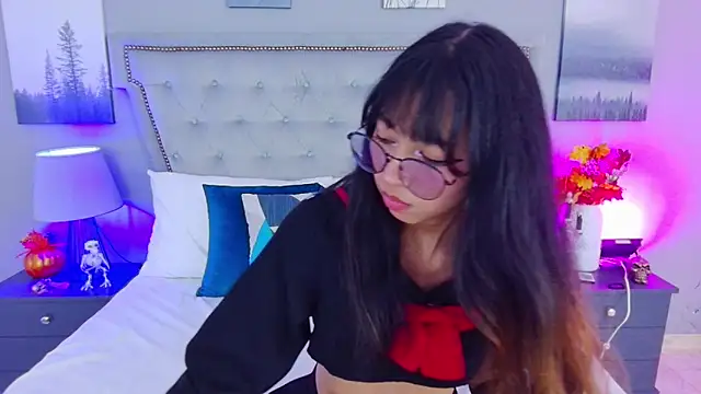 Yommi Winx online show from 10-25-25, 09:15