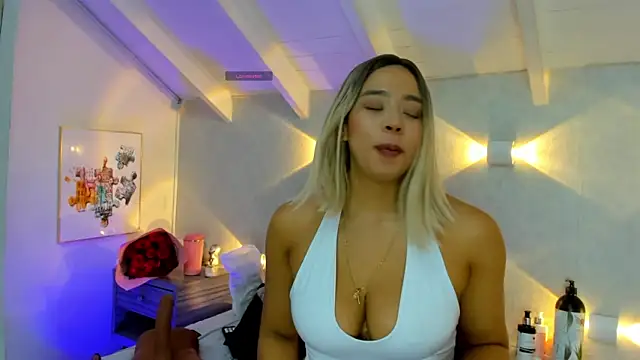 Martina Miiller online show from 04-10-26, 12:45