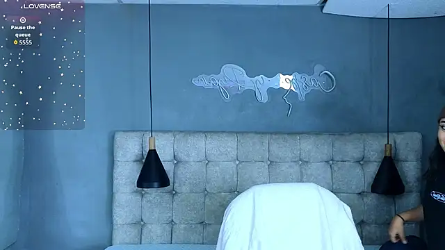 Laia and Aloby online show from 10-28-25, 10:09