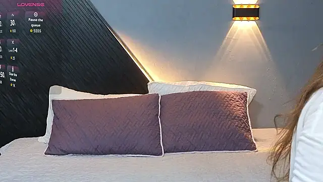 Laia and Aloby online show from 03-07-26, 10:15