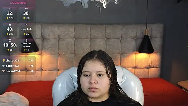 Snapshot of Laia_and_Aloby chatting on 09-29-25, 10:15 Laia and Aloby online show from 09-29-25, 10:15