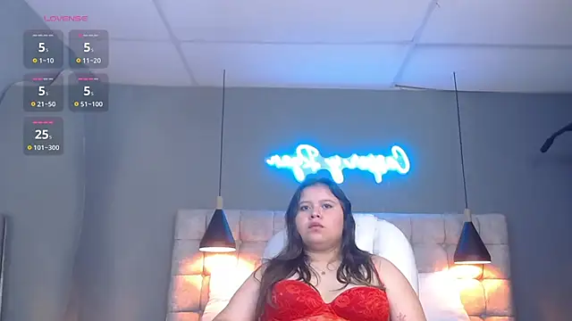 Snapshot of Laia_and_Aloby chatting on 02-15-25, 10:52 Laia and Aloby online show from 02-15-25, 10:52