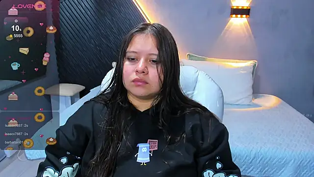 Laia and Aloby online show from 06-18-26, 11:21