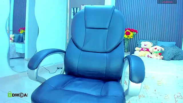 Snapshot of natasha__jackson chatting on 04-19-26, 11:55 natasha jackson online show from 04-19-26, 11:55