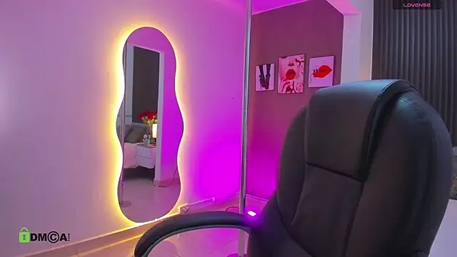 natasha  jackson online show from 04-10-26, 12:12