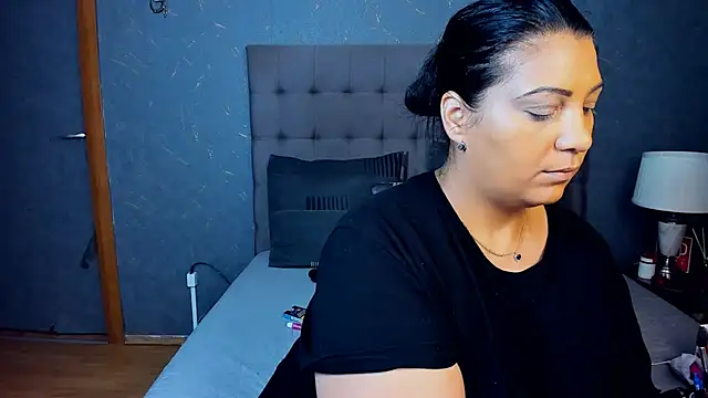 AmyCubes online show from 10-24-25, 04:33