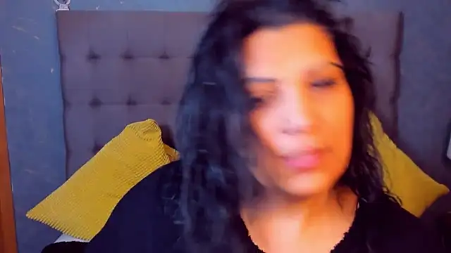 AmyCubes online show from 04-05-26, 03:02