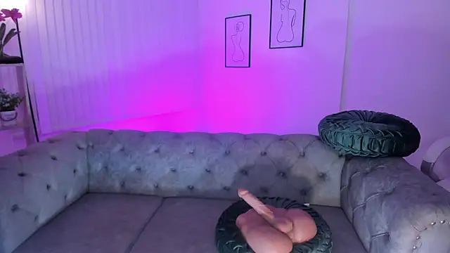 Snapshot of kendaall_jenner_ chatting on 02-26-25, 10:38 kendaall jenner online show from 02-26-25, 10:38