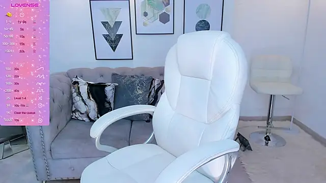 Snapshot of kendaall_jenner_ chatting on 02-28-25, 05:15 kendaall jenner online show from 02-28-25, 05:15