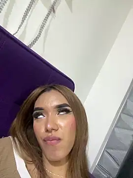 Snapshot of Nikol_Rang__ chatting on 03-13-25, 07:09 Nikol Rang online show from 03-13-25, 07:09