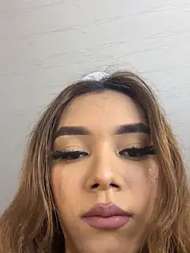 Snapshot of Nikol_Rang__ chatting on 03-19-25, 03:20 Nikol Rang online show from 03-19-25, 03:20
