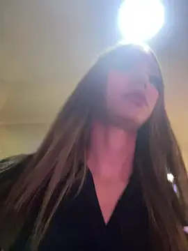 Snapshot of Nikol_Rang__ chatting on 02-21-25, 01:44 Nikol Rang online show from 02-21-25, 01:44