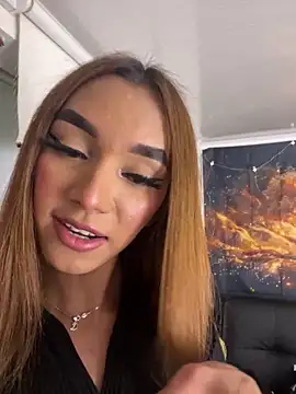 Snapshot of Nikol_Rang__ chatting on 03-21-25, 05:00 Nikol Rang online show from 03-21-25, 05:00