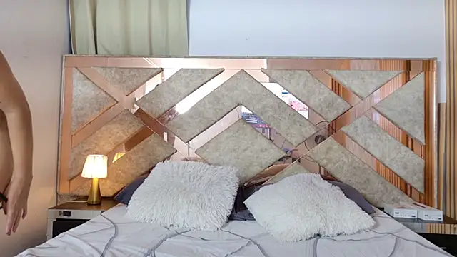  miss khloe online show from 03-25-26, 06:07