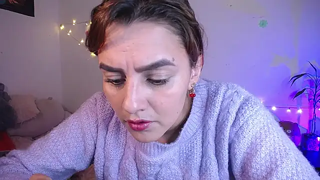 Snapshot of Lu_perez chatting on 11-19-25, 01:38 Lu perez online show from 11-19-25, 01:38