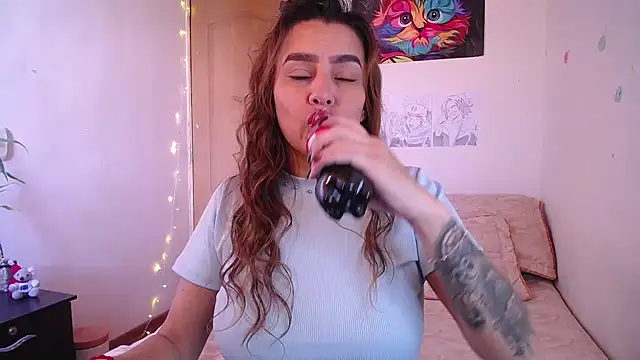 Snapshot of Lu_perez chatting on 12-19-25, 07:05 Lu perez online show from 12-19-25, 07:05