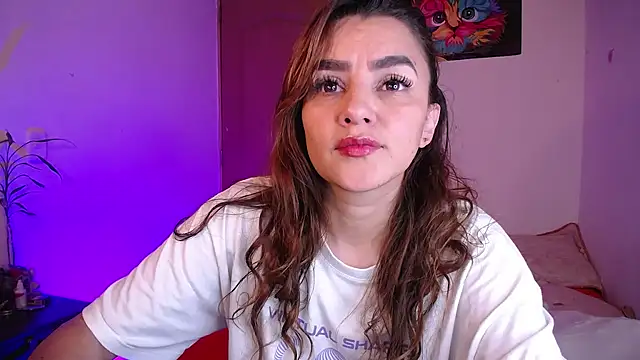 Snapshot of Lu_perez chatting on 12-05-25, 05:22 Lu perez online show from 12-05-25, 05:22