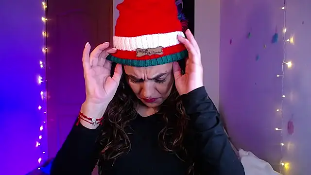 Snapshot of Lu_perez chatting on 12-17-25, 01:32 Lu perez online show from 12-17-25, 01:32