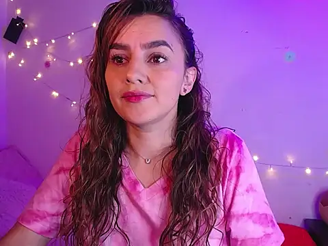 Snapshot of Lu_perez chatting on 11-10-25, 06:13 Lu perez online show from 11-10-25, 06:13