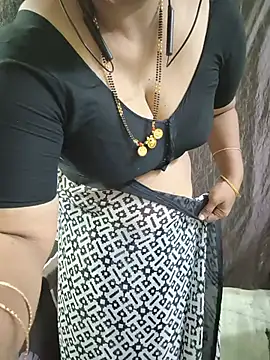 Snapshot of bhuvana555 chatting on 05-28-26, 05:30 bhuvana555 online show from 05-28-26, 05:30