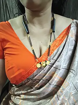 Snapshot of bhuvana555 chatting on 05-31-26, 06:09 bhuvana555 online show from 05-31-26, 06:09