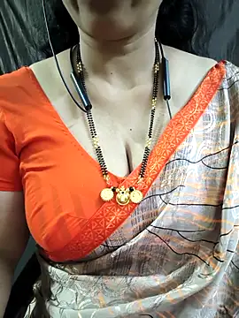 Snapshot of bhuvana555 chatting on 04-10-26, 04:47 bhuvana555 online show from 04-10-26, 04:47