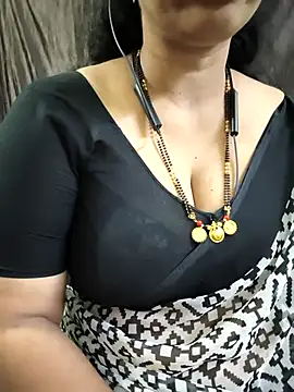 Snapshot of bhuvana555 chatting on 04-11-26, 04:54 bhuvana555 online show from 04-11-26, 04:54
