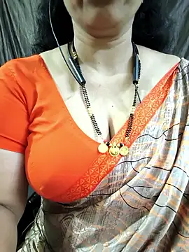 Snapshot of bhuvana555 chatting on 05-17-26, 05:07 bhuvana555 online show from 05-17-26, 05:07