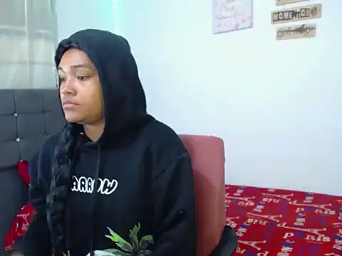 Snapshot of katty_ebonny chatting on 10-17-25, 04:05 katty ebonny online show from 10-17-25, 04:05