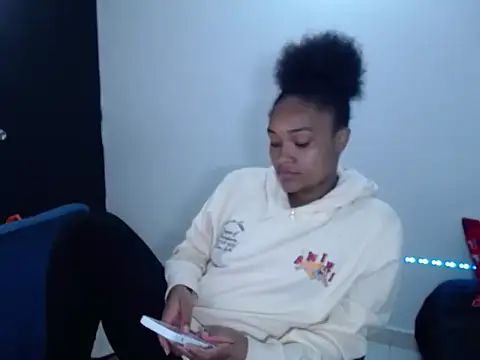 Snapshot of katty_ebonny chatting on 09-23-25, 03:02 katty ebonny online show from 09-23-25, 03:02