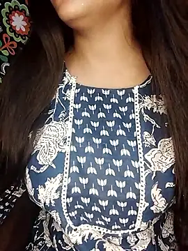 Snapshot of Sreya213 chatting on 03-18-26, 06:42 Sreya213 online show from 03-18-26, 06:42