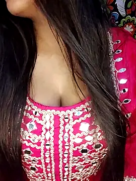 Snapshot of Sreya213 chatting on 02-26-26, 05:57 Sreya213 online show from 02-26-26, 05:57