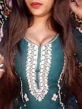 Snapshot of Sreya213 chatting on 02-06-26, 06:04 Sreya213 online show from 02-06-26, 06:04