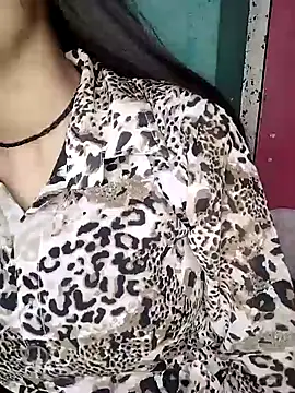 Sreya213 online show from 01-25-25, 04:03