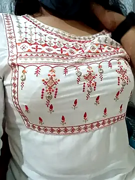 Snapshot of Rina777o chatting on 10-05-25, 06:09 Rina777o online show from 10-05-25, 06:09