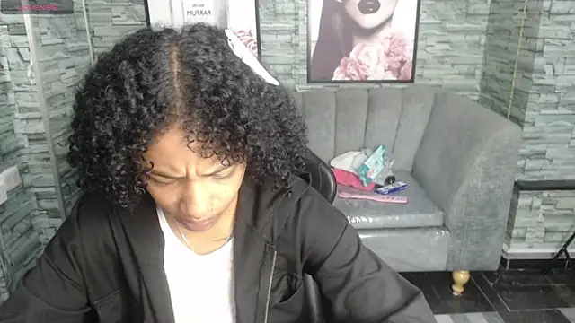 Snapshot of Violeth_b chatting on 09-22-25, 12:55 Violeth b online show from 09-22-25, 12:55