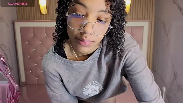 Violeth b online show from 12-19-25, 12:51