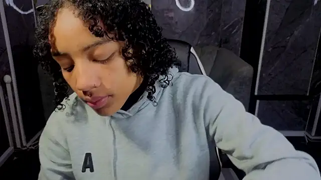 Violeth b online show from 12-21-25, 12:40