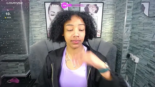 Snapshot of Violeth_b chatting on 10-01-25, 12:53 Violeth b online show from 10-01-25, 12:53