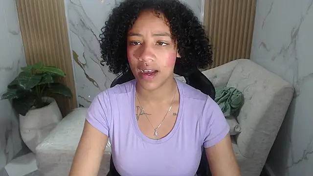 Snapshot of Violeth_b chatting on 10-16-25, 12:46 Violeth b online show from 10-16-25, 12:46