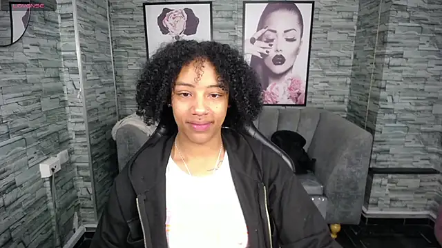 Snapshot of Violeth_b chatting on 09-18-25, 12:41 Violeth b online show from 09-18-25, 12:41