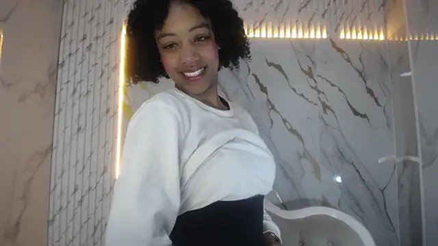Snapshot of Violeth_b chatting on 10-07-25, 12:50 Violeth b online show from 10-07-25, 12:50