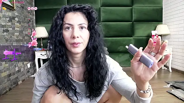 Snapshot of SelenSummer chatting on 09-10-25, 04:11 SelenSummer online show from 09-10-25, 04:11