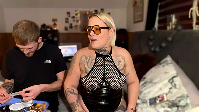 elina may online show from 12-08-24, 08:04