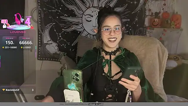 LisandreLaVenale online show from 10-10-25, 10:32