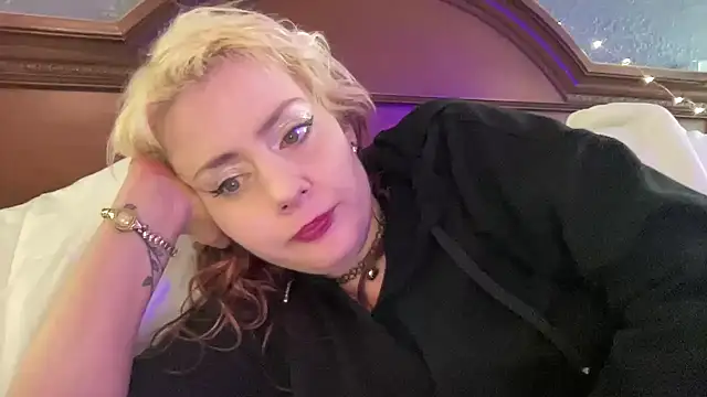 SkarlettRose96 online show from 04-23-26, 07:48