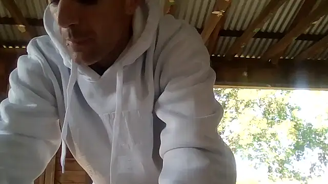 Snapshot of ausbod chatting on 05-22-26, 01:14 ausbod online show from 05-22-26, 01:14