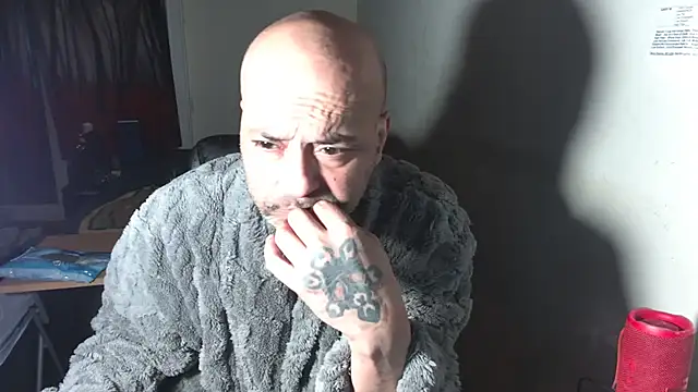 Snapshot of RickStone51 chatting on 02-02-26, 06:45 RickStone51 online show from 02-02-26, 06:45